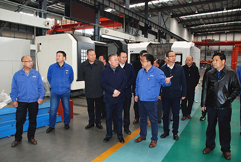 天水市委書記王銳來星火機床公司調研 天水市委書記王銳來星火機床公司調研