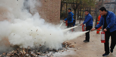 星火機床公司開展冬季消防滅火演練 星火機床公司開展冬季消防滅火演練