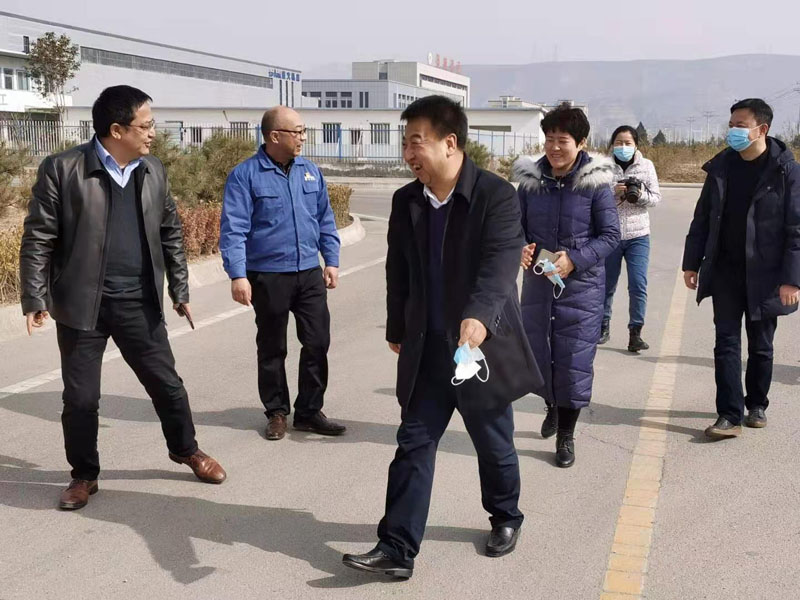 天水經濟技術開發區管委會領導來公司慰問 天水經濟技術開發區管委會領導來公司慰問
