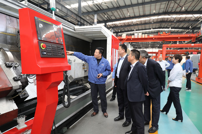 蘭州銀行董事長許建平一行來星火機床公司調研指導 蘭州銀行董事長許建平一行來星火機床公司調研指導