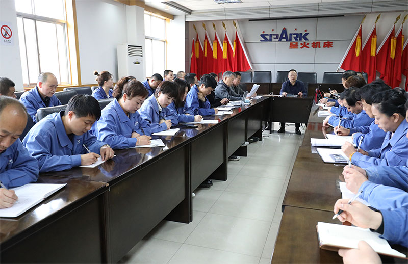 星火機床公司通過“三標”管理體系審核 星火機床公司通過“三標”管理體系審核