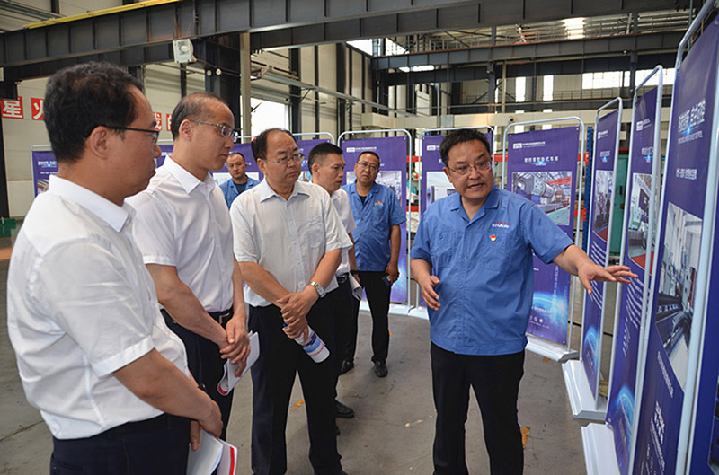 甘肅省人大常委會考察組一行來星火機床公司調研 甘肅省人大常委會考察組一行來星火機床公司調研