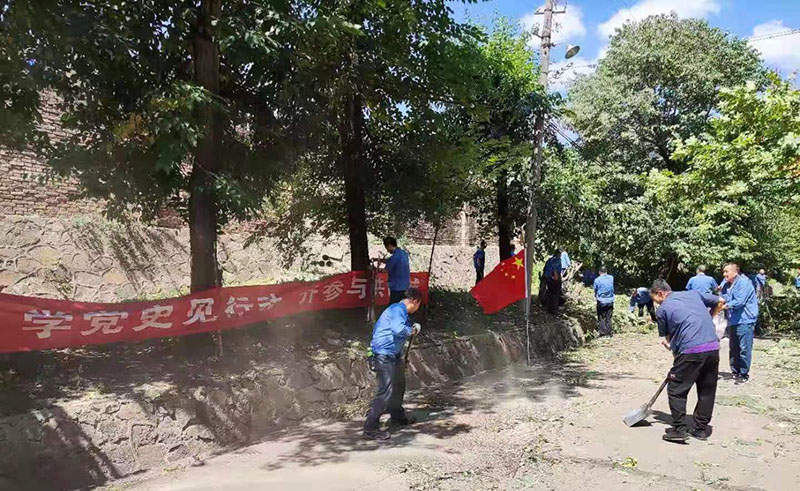 星火機械制造公司黨員干部義務勞動助力創建文明城市 星火機械制造公司黨員干部義務勞動助力創建文明城市