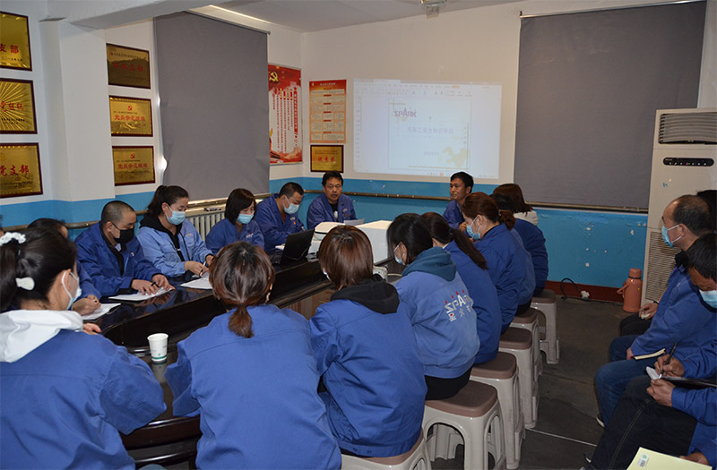 星火機(jī)床鑄造公司組織開展職工培訓(xùn) 星火機(jī)床鑄造公司組織開展職工培訓(xùn)