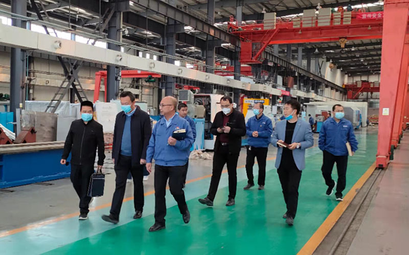 經(jīng)開區(qū)領(lǐng)導(dǎo)現(xiàn)場辦公協(xié)調(diào)推進(jìn)星火機(jī)床公司重點(diǎn)項(xiàng)目建設(shè) 經(jīng)開區(qū)領(lǐng)導(dǎo)現(xiàn)場辦公協(xié)調(diào)推進(jìn)星火機(jī)床公司重點(diǎn)項(xiàng)目建設(shè)