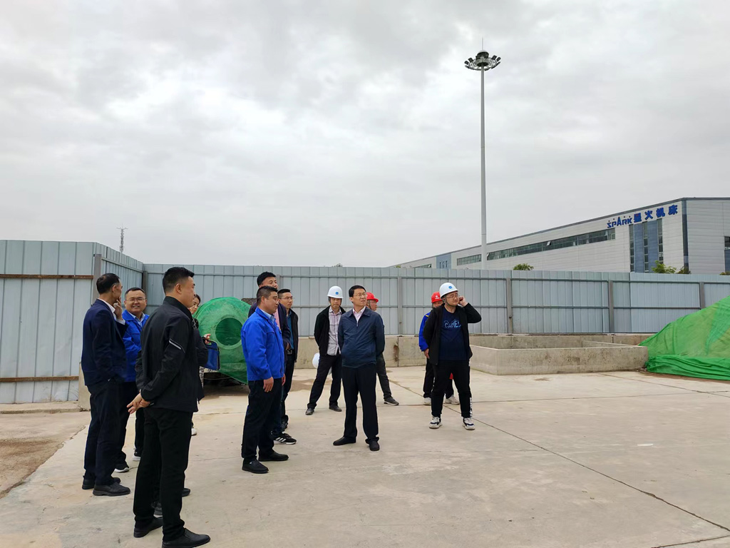 天水市發改委副主任賈尚明一行來星火機床公司調研項目建設情況