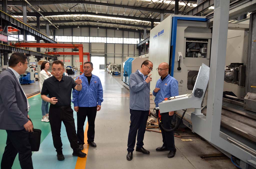 甘肅省總工會領(lǐng)導(dǎo)來星火機(jī)床公司考察調(diào)研