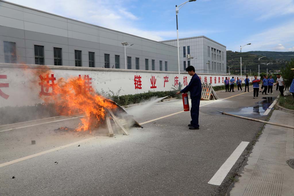 星火公司開展消防安全知識培訓(xùn)暨滅火演練活動