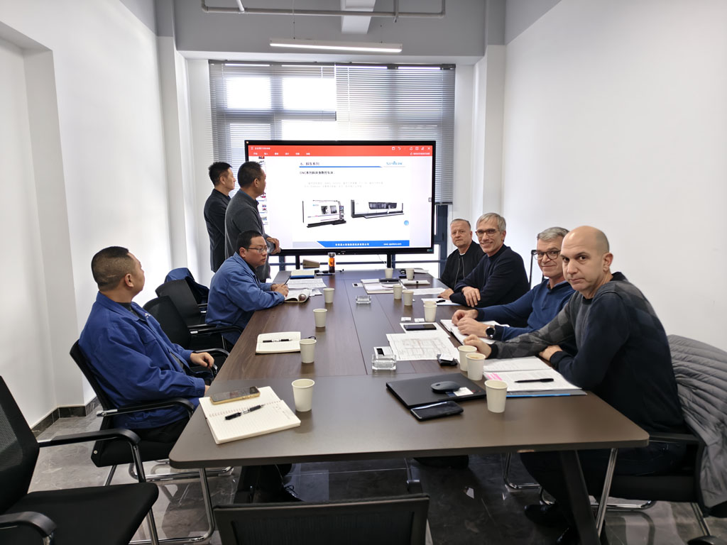 德國客戶一行到訪星火數控共商合作 共謀發展 德國客戶一行到訪星火數控共商合作 共謀發展