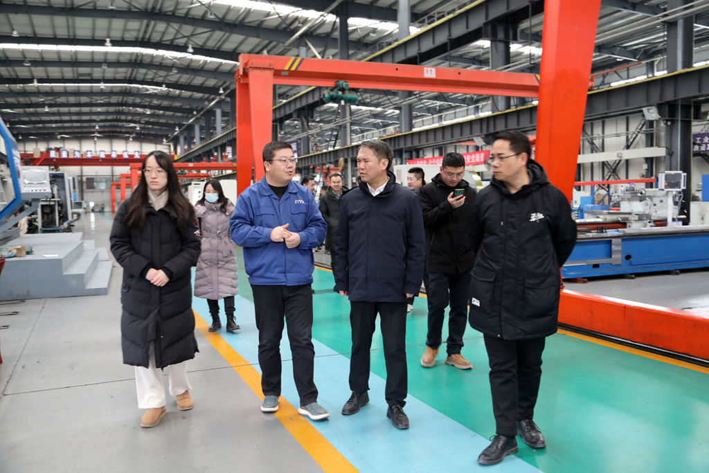 國研智庫調研組來星火數(shù)控公司調研